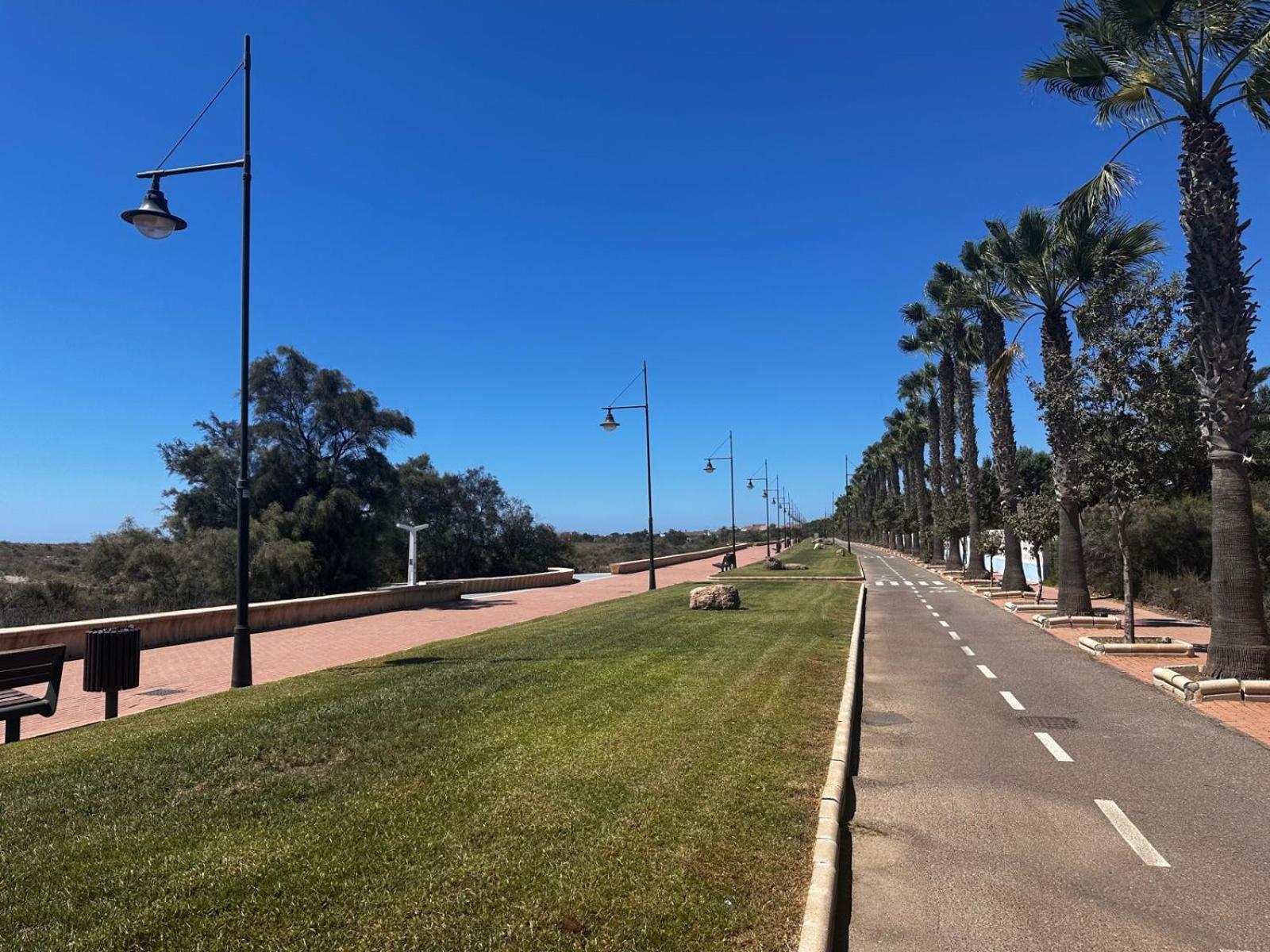 Luxurious Spacious Three Bedroom Apartment On Beachfront Almerimar Esterno foto
