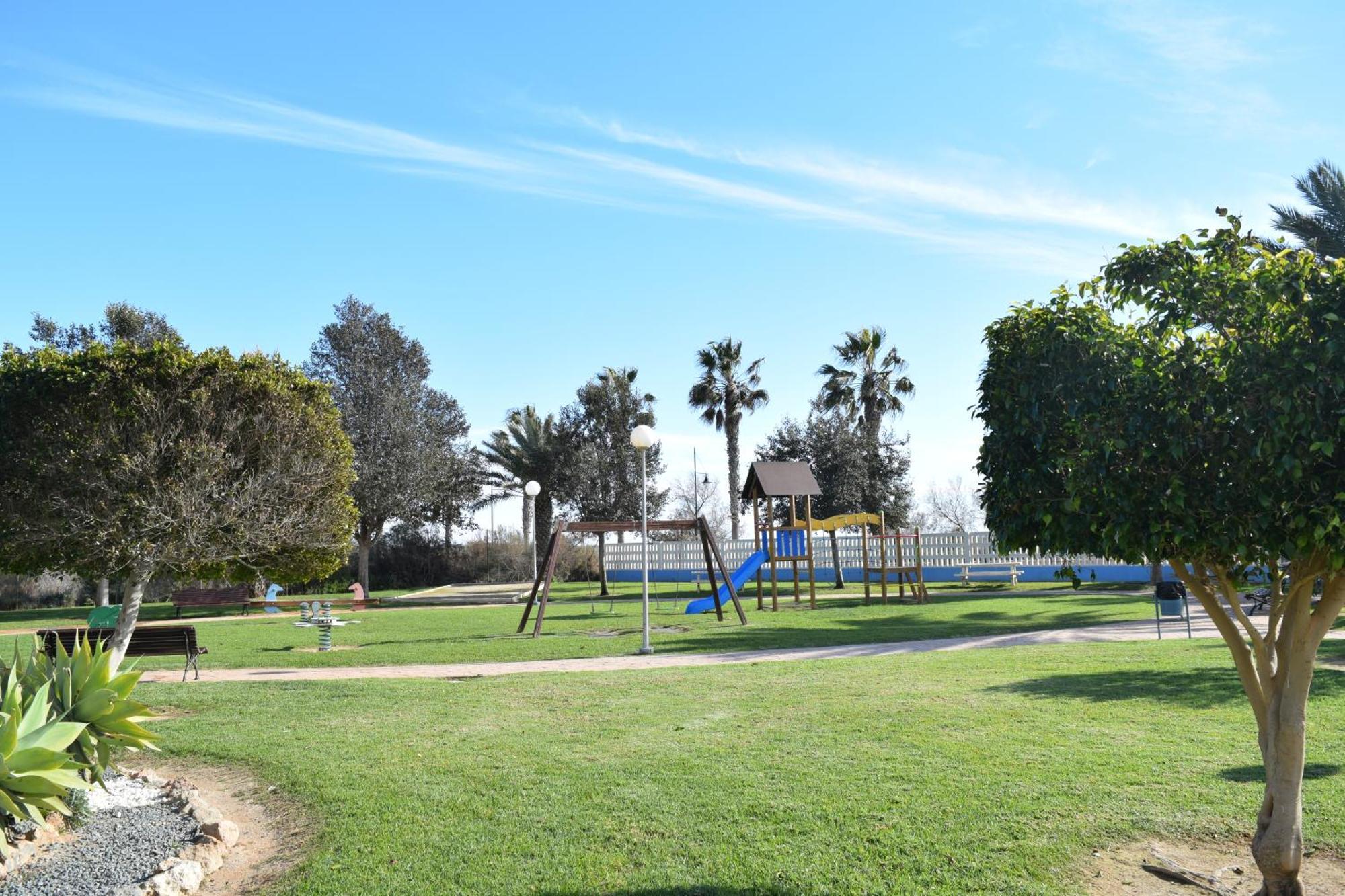 Luxurious Spacious Three Bedroom Apartment On Beachfront Almerimar Esterno foto