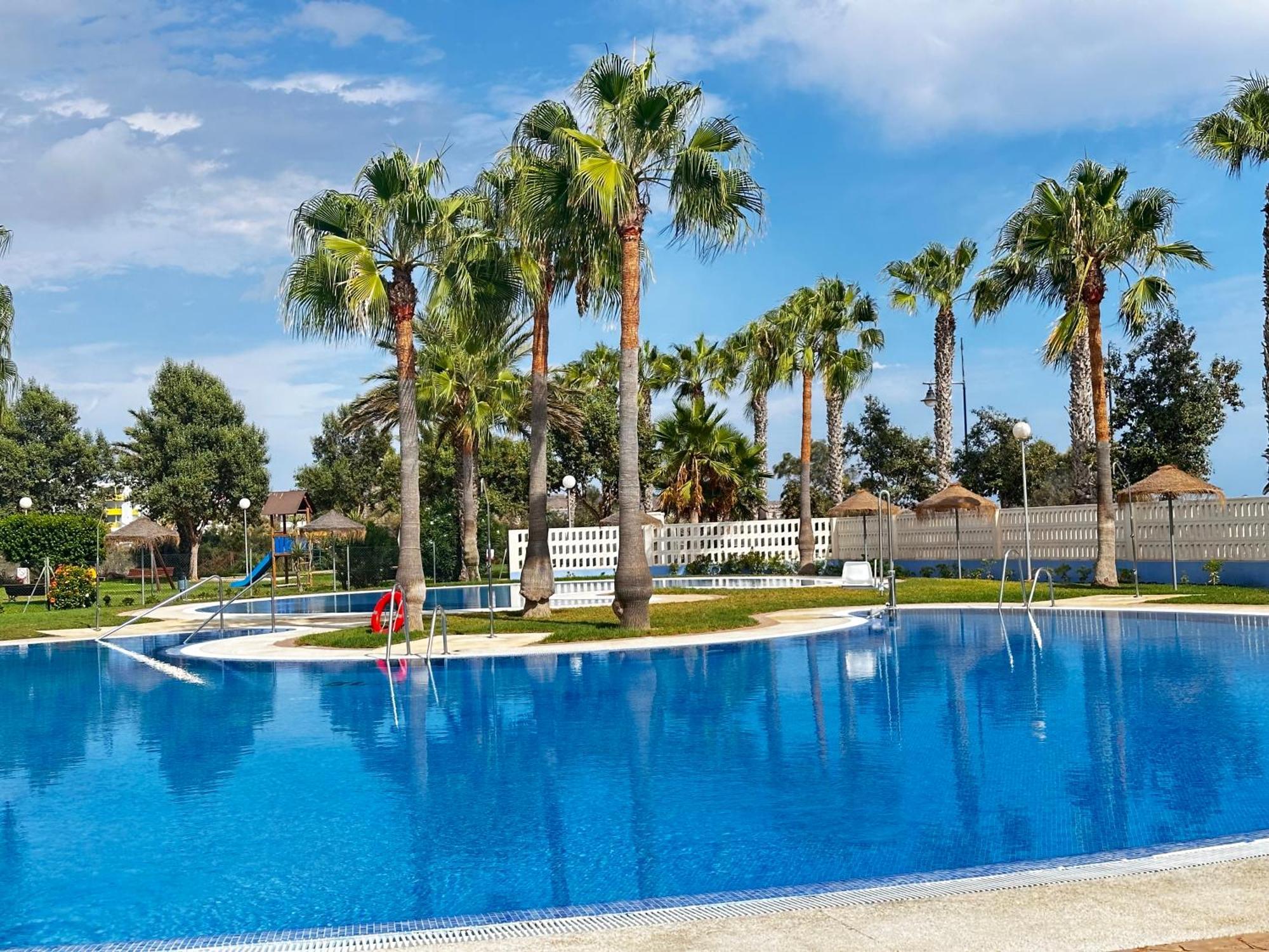 Luxurious Spacious Three Bedroom Apartment On Beachfront Almerimar Esterno foto